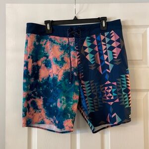 BillaBong Man Swim trunks size 34 BNWOT please see all photos
